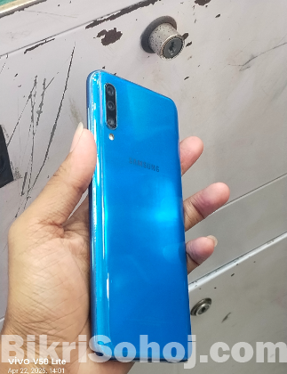 Samsung a50  4-128,